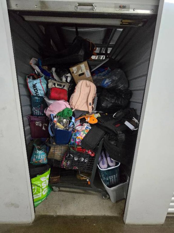 5 x 10 storage unit in Gardena, CA