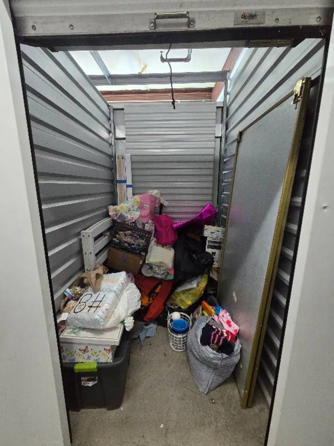 5 x 5 storage unit in Gardena, CA