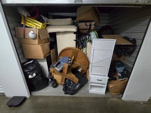 10 x 7 storage unit in Gardena, CA