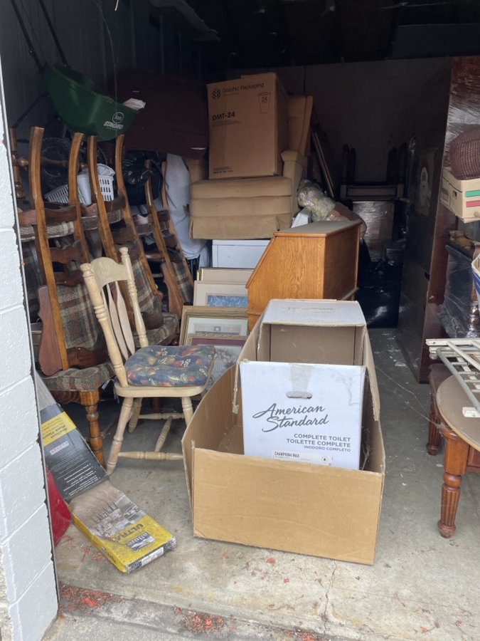 15 x 20 storage unit in Whitehall, PA