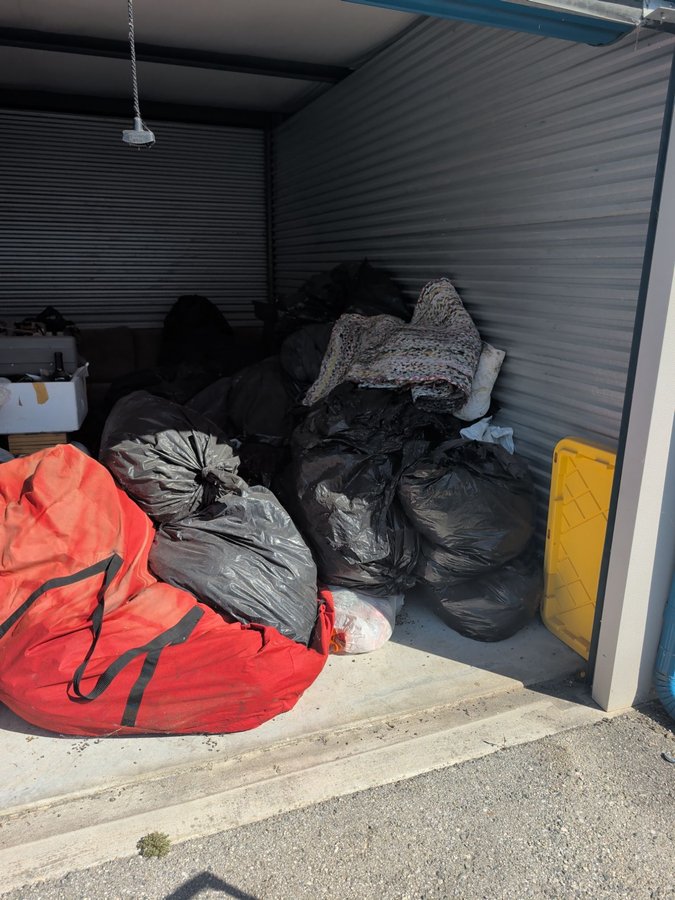 10 x 15 storage unit in Hollister, CA