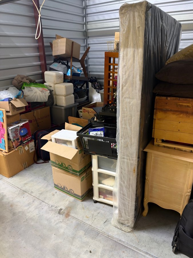 10 x 10 storage unit in Scottdale, GA