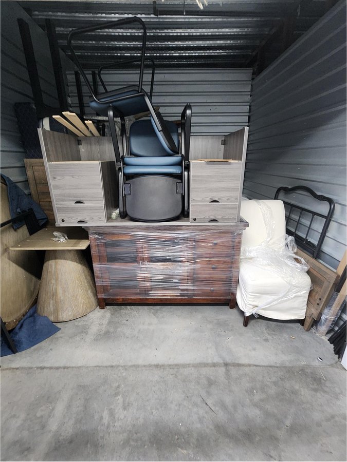 10 x 10 storage unit in Scottsdale, AZ