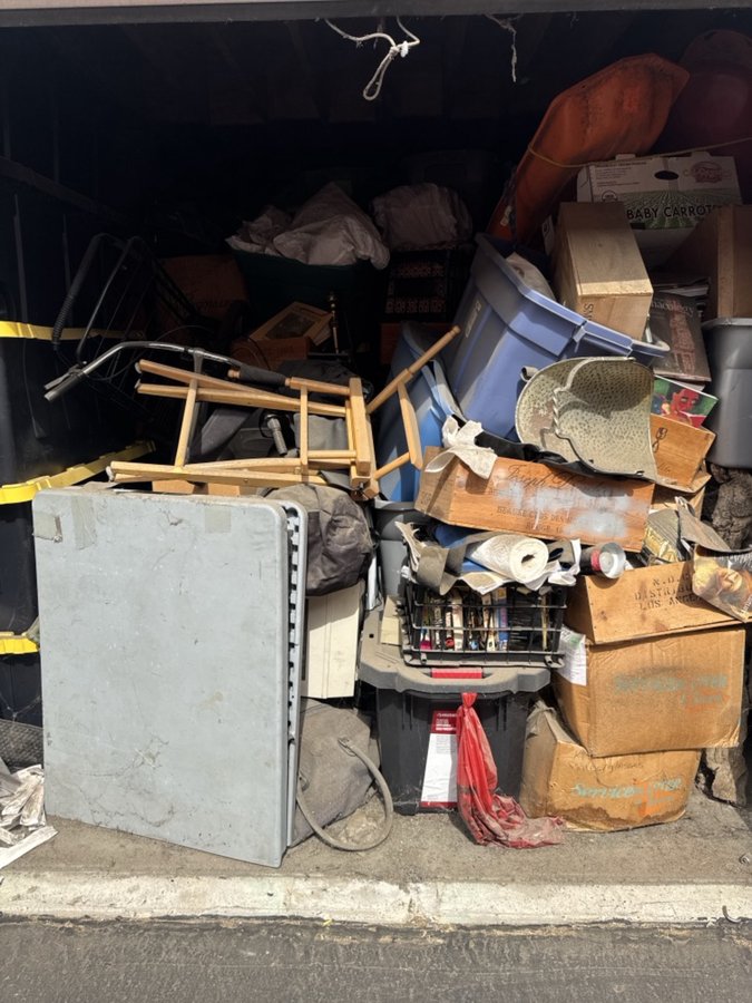10 x 15 storage unit in Sylmar, CA