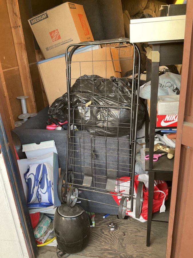 5 x 10 storage unit in Sylmar, CA