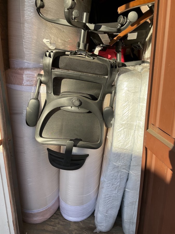 10 x 11 storage unit in Sylmar, CA