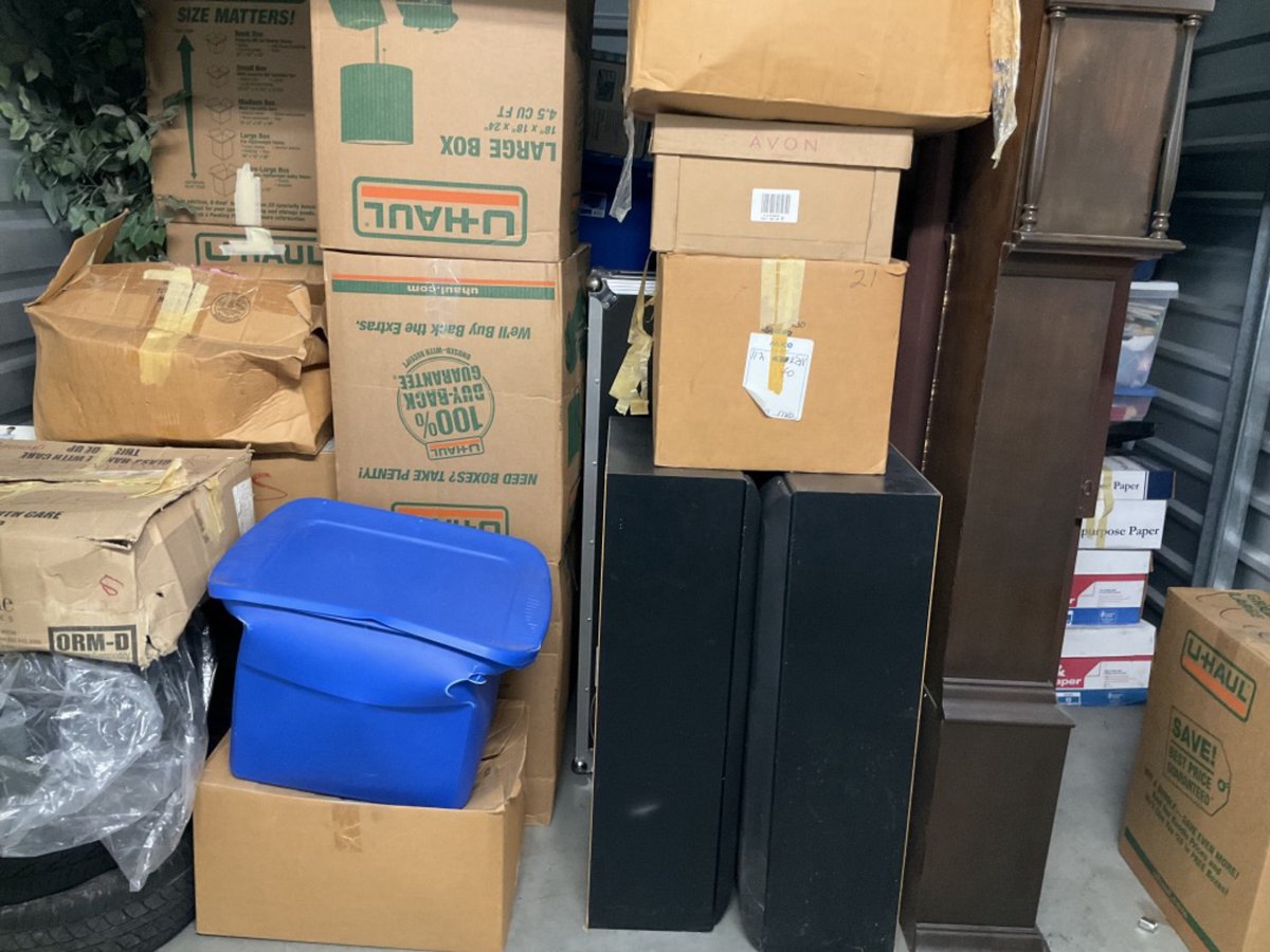 10 x 7 storage unit in Northridge, CA