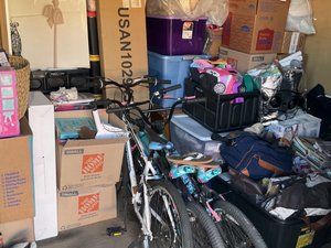10 x 10 storage unit in Sylmar, CA