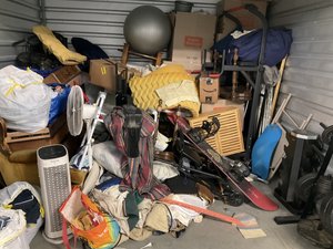 10 x 10 storage unit in Northridge, CA