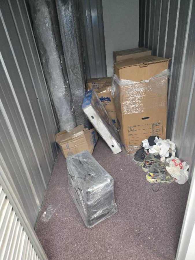 5 x 10 storage unit in Chicago, IL