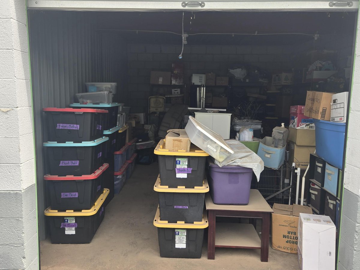 15 x 20 storage unit in Phoenix, AZ