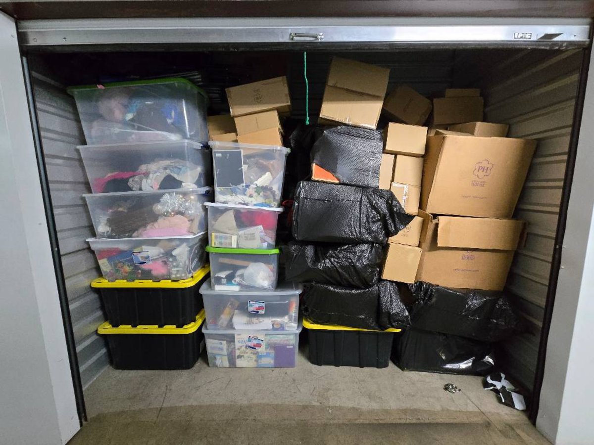 10 x 5 storage unit in Dallas, TX