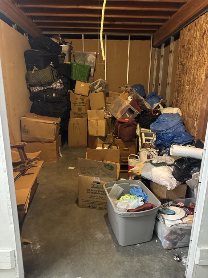 10 x 15 storage unit in Northridge, CA