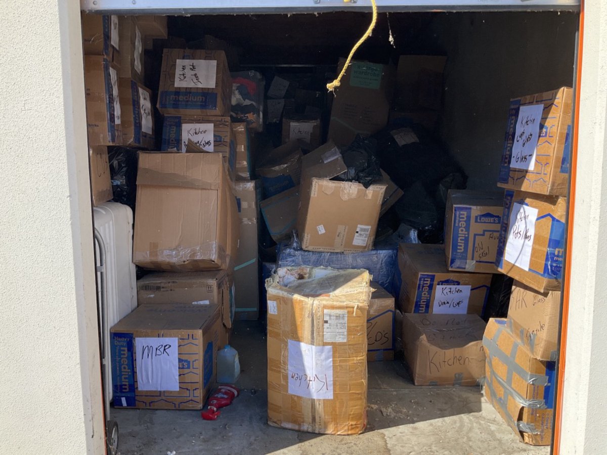 10 x 20 storage unit in Granada Hills, CA
