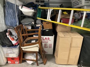 10 x 7 storage unit in Valencia, CA