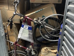 10 x 10 storage unit in Tujunga, CA