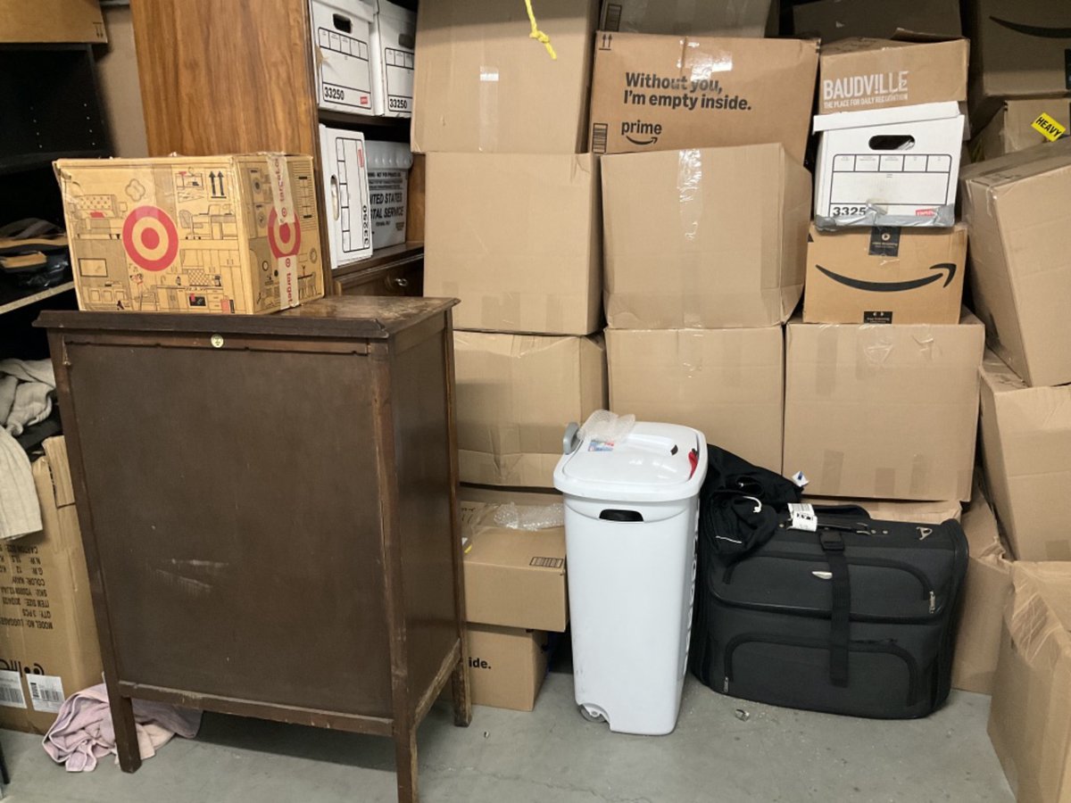 10 x 10 storage unit in Northridge, CA