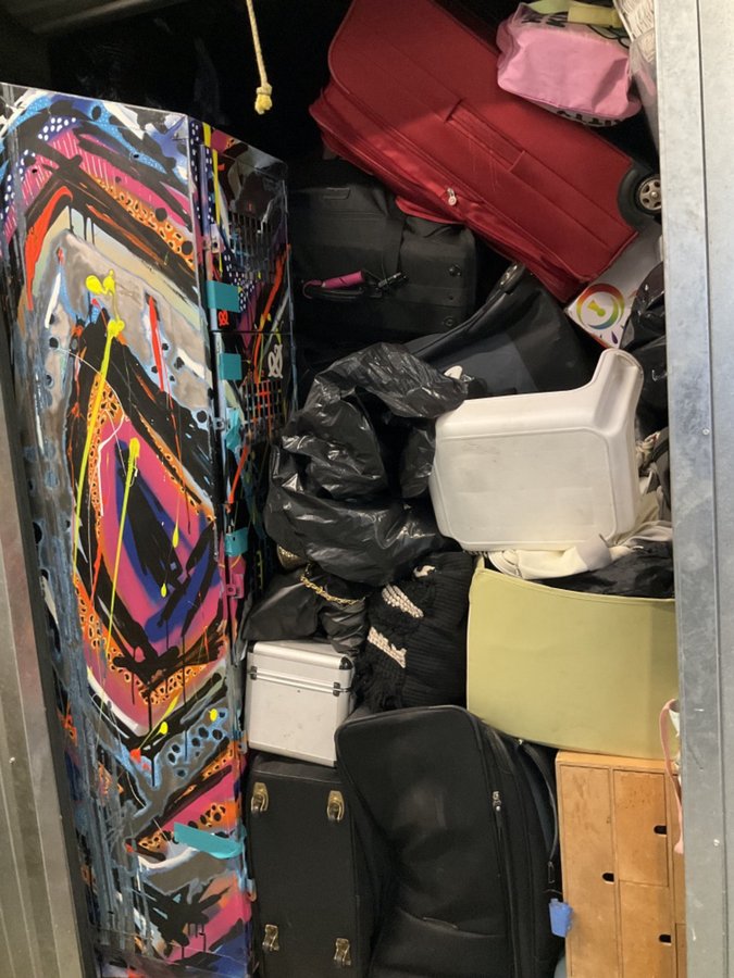 10 x 10 storage unit in Tujunga, CA