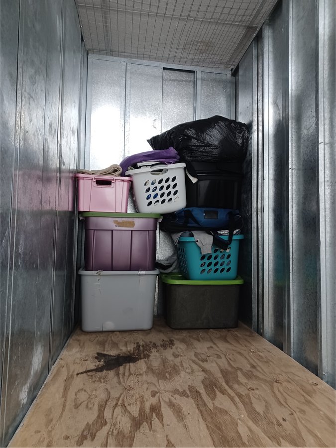 4 x 8 storage unit in Honolulu, HI