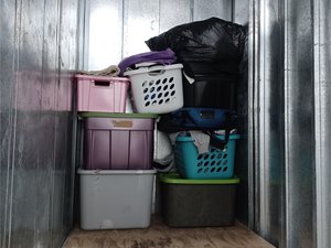 4 x 8 storage unit in Honolulu, HI
