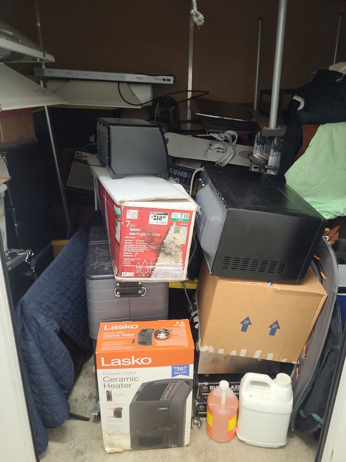 10 x 10 storage unit in Gresham, OR