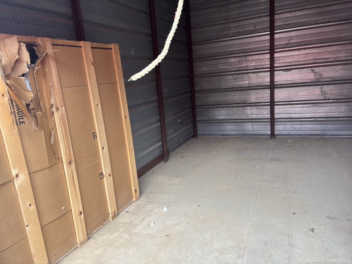 10 x 15 storage unit in St Louis, MO