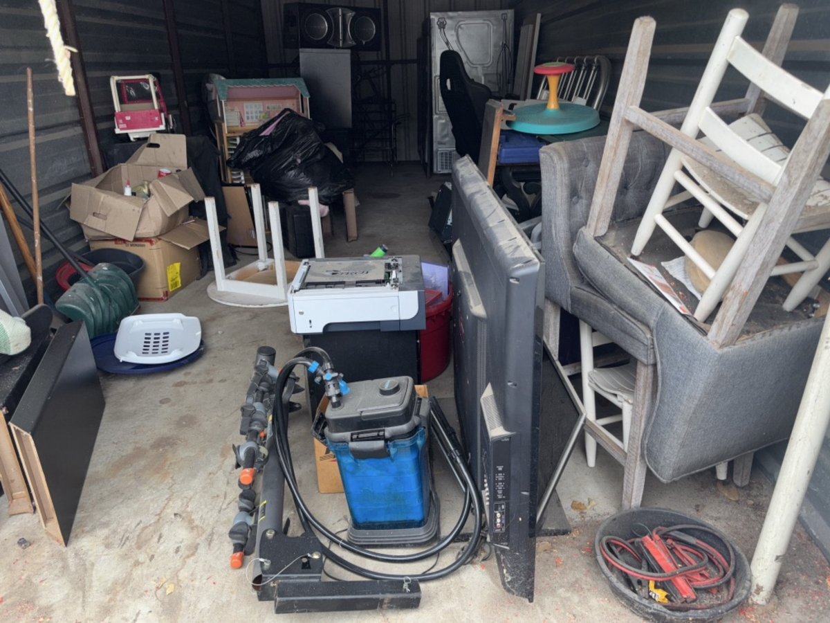 10 x 25 storage unit in St Louis, MO