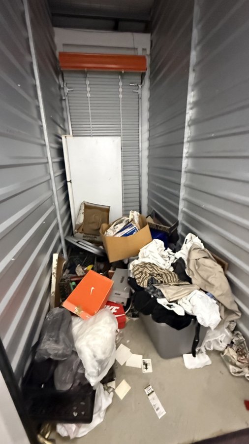 5 x 10 storage unit in Moreno Valley, CA