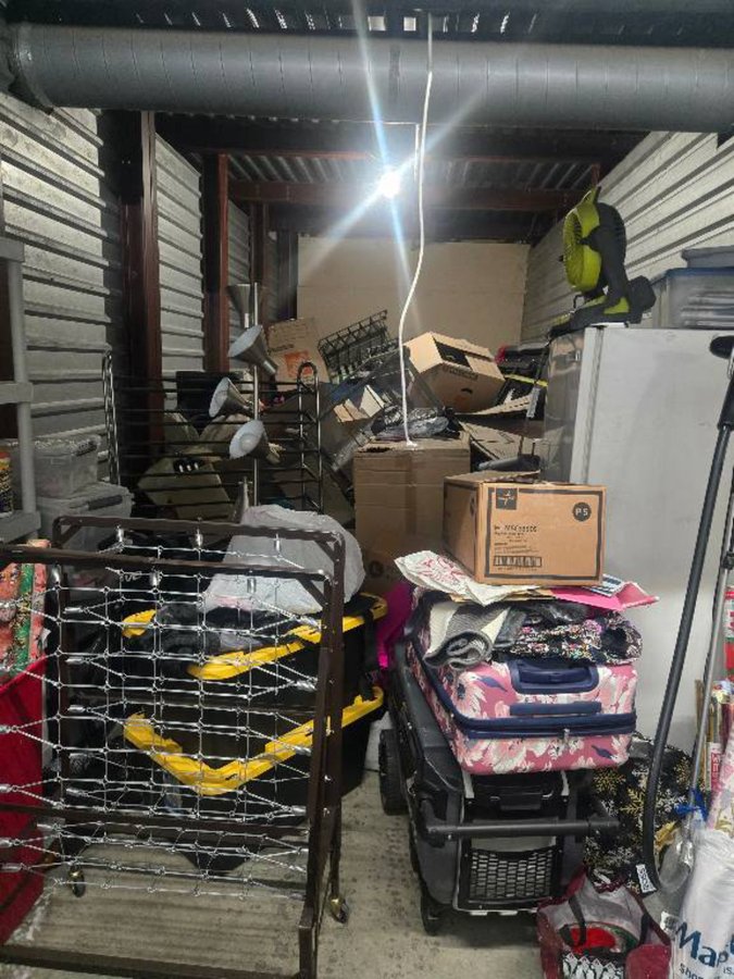 10 x 25 storage unit in Las Vegas, NV