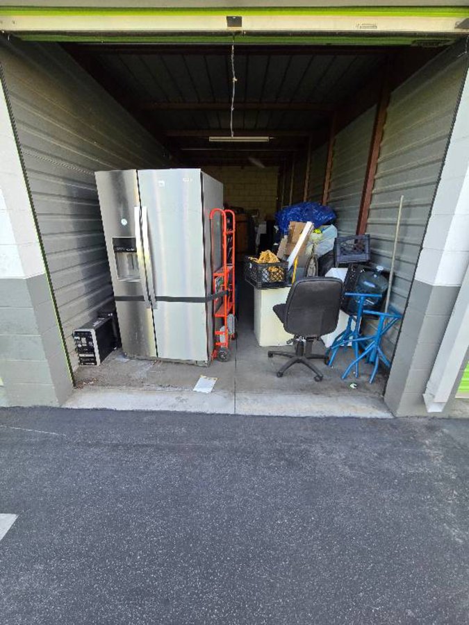 10 x 30 storage unit in Rialto, CA