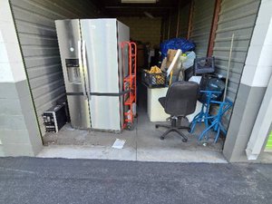 10 x 30 storage unit in Rialto, CA