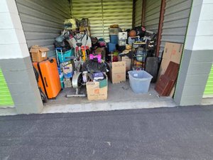 10 x 15 storage unit in Rialto, CA