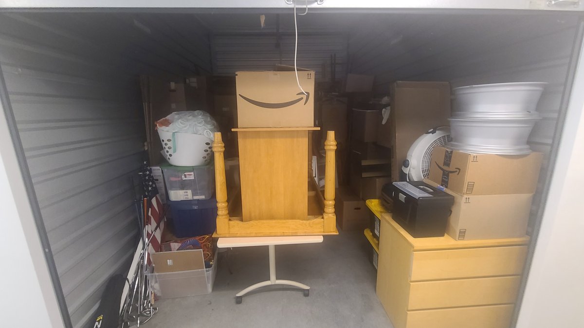 10 x 16 storage unit in Issaquah, WA