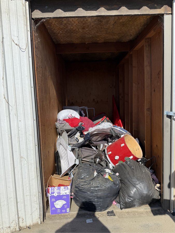 5 x 10 storage unit in Fresno, CA