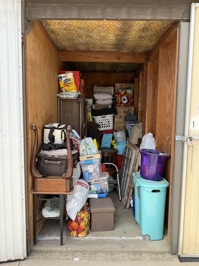 5 x 10 storage unit in Fresno, CA