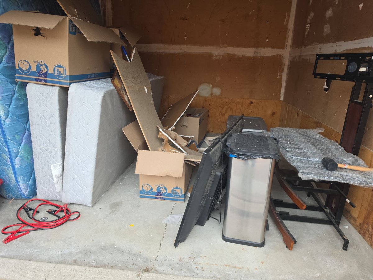 10 x 12 storage unit in Belton, MO