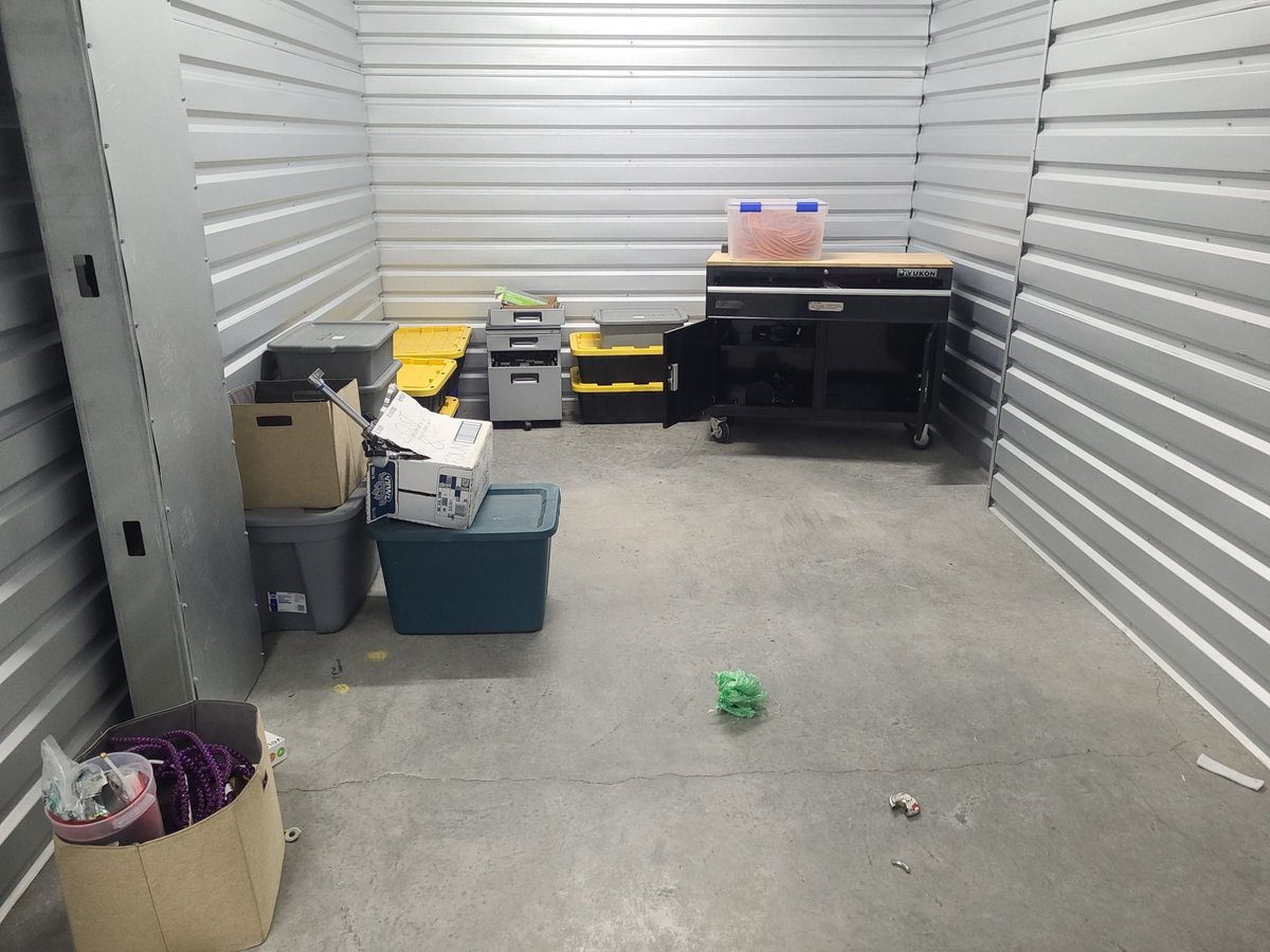10 x 15 storage unit in Portland, OR