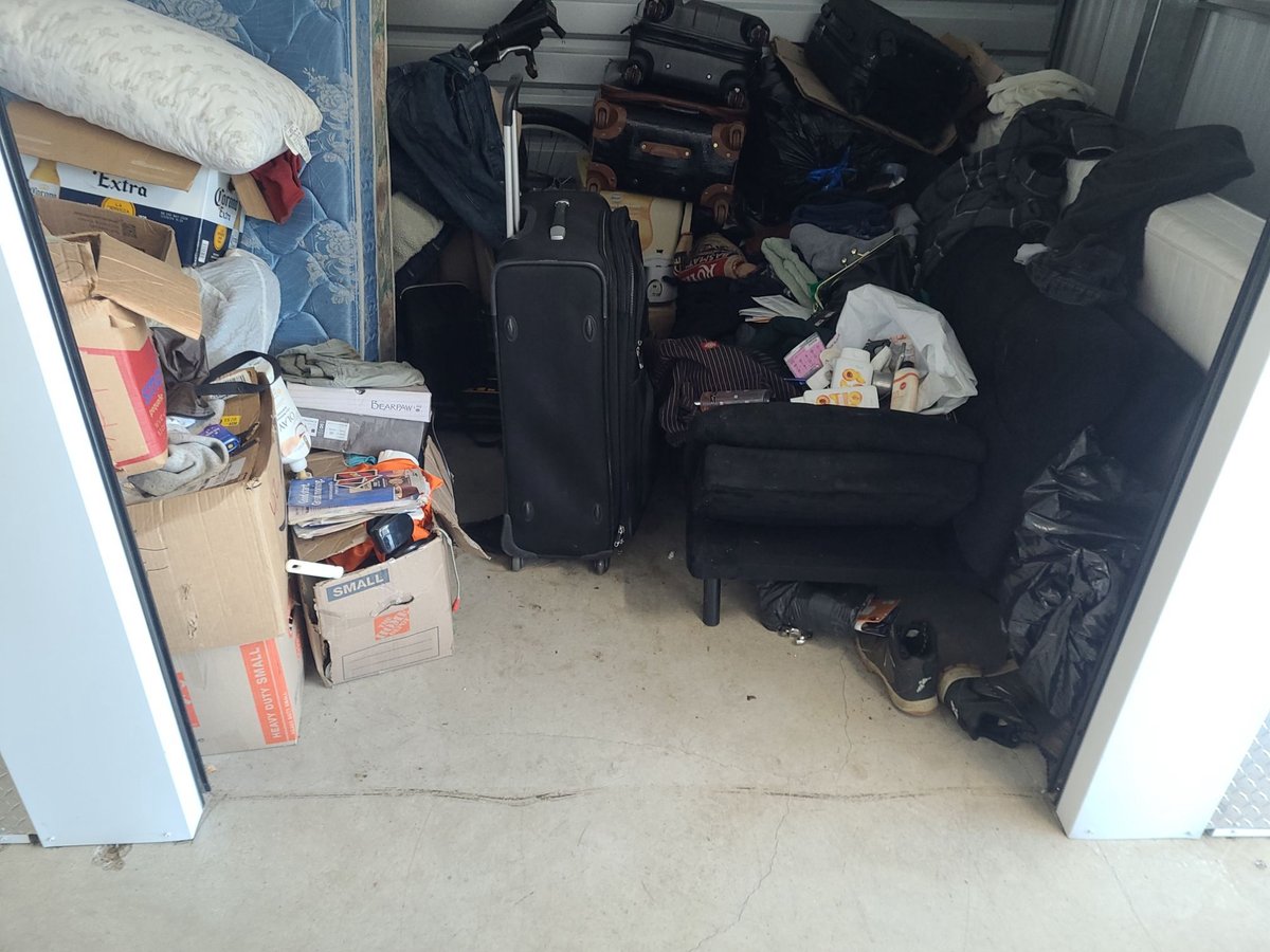 10 x 7 storage unit in Portland, OR