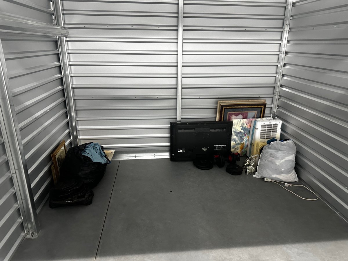 10 x 10 storage unit in Indio, CA