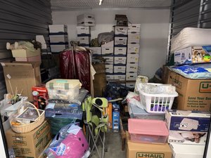 10 x 10 storage unit in Gardena, CA