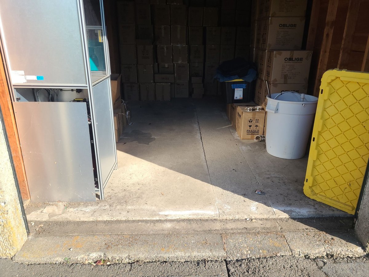 10 x 20 storage unit in Portland, OR