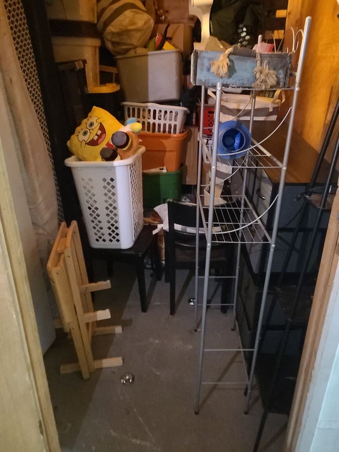 10 x 10 storage unit in Portland, OR