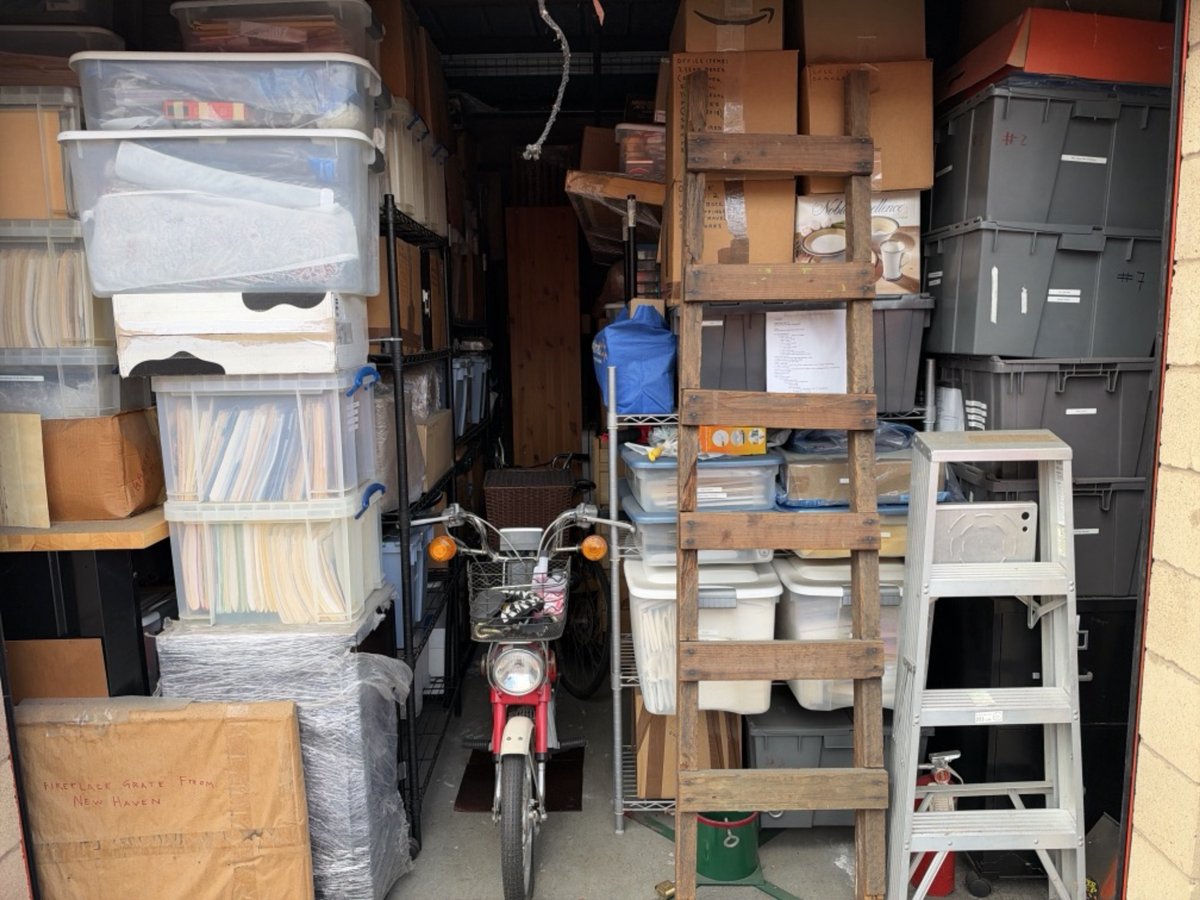 10 x 15 storage unit in Long Beach, CA
