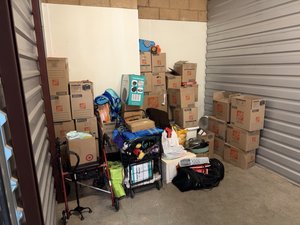 13 x 10 storage unit in Long Beach, CA