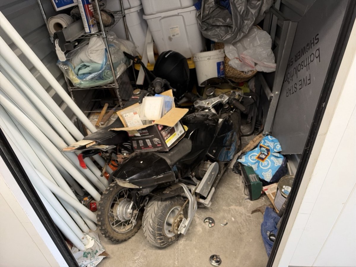 5 x 10 storage unit in Long Beach, CA