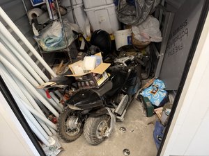 5 x 10 storage unit in Long Beach, CA