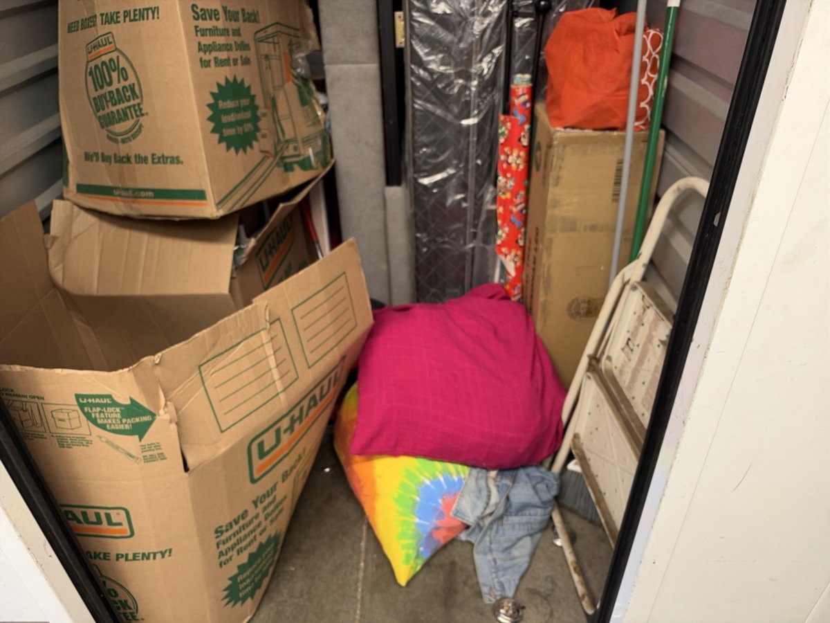 5 x 10 storage unit in Long Beach, CA