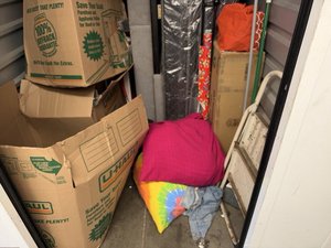 5 x 10 storage unit in Long Beach, CA