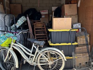 10 x 15 storage unit in Wilmington, CA