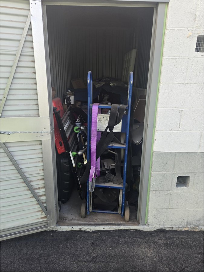 5 x 10 storage unit in Phoenix, AZ